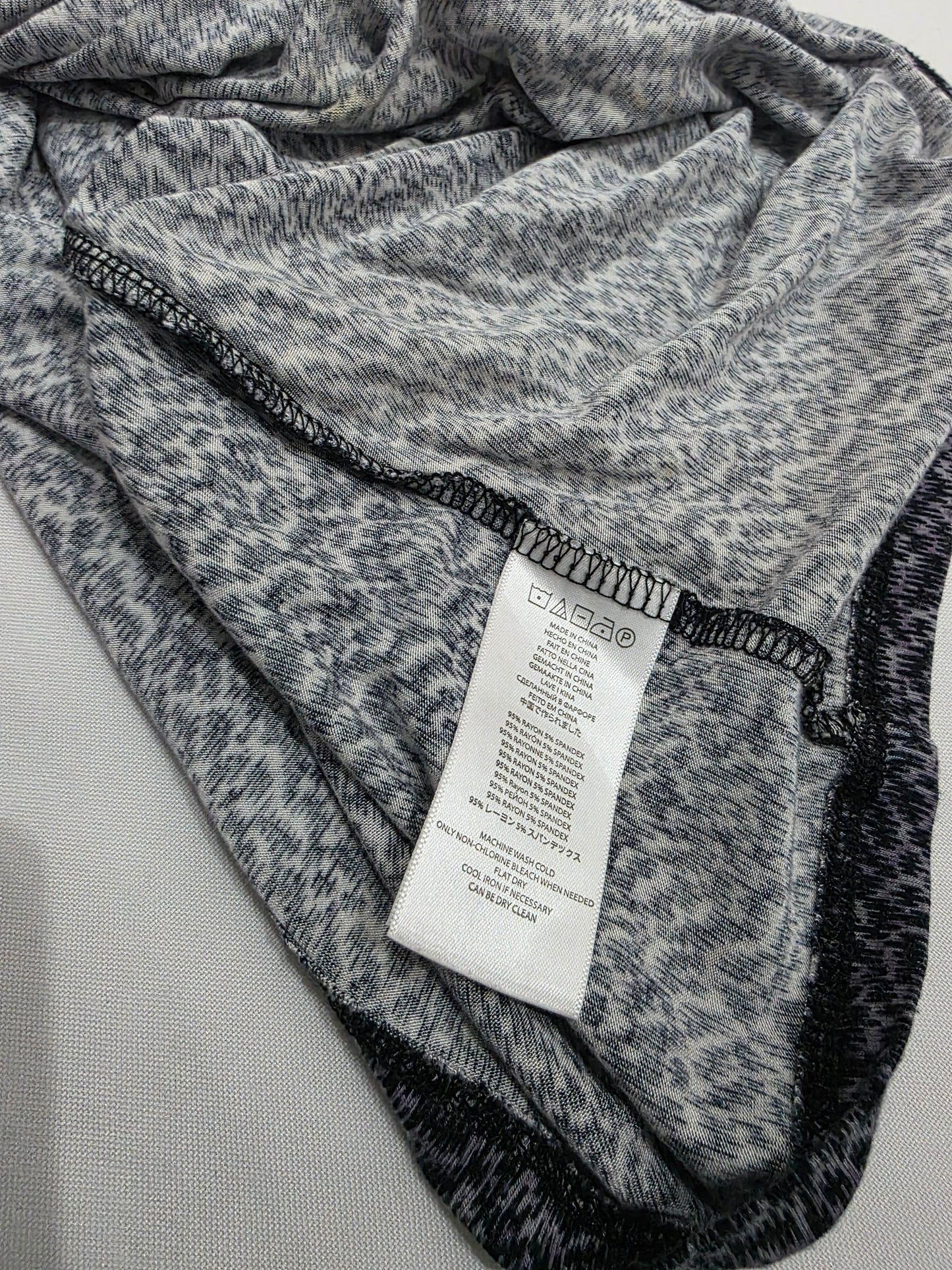 Blusa Michael Kors escote drapeado morada