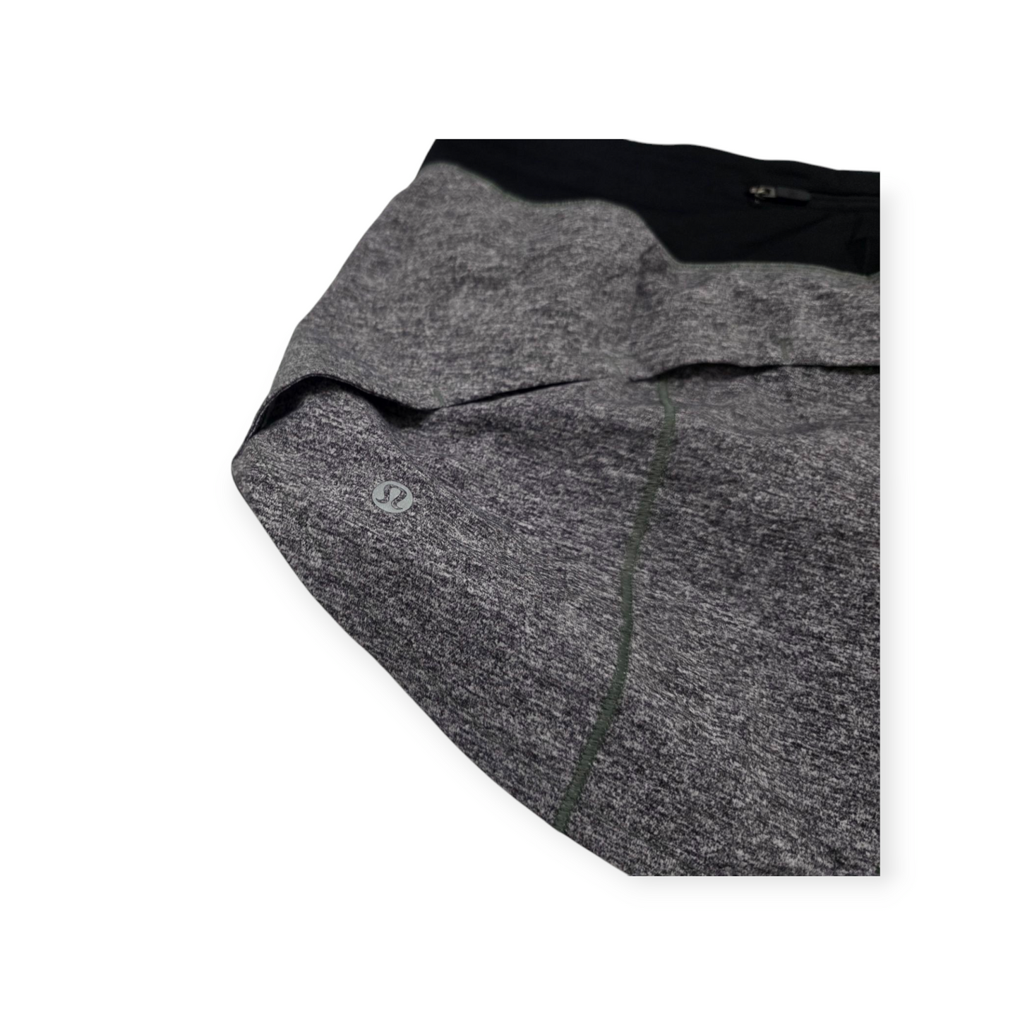 Short Lululemon Talla 8 Gris Jaspeado Con Negro