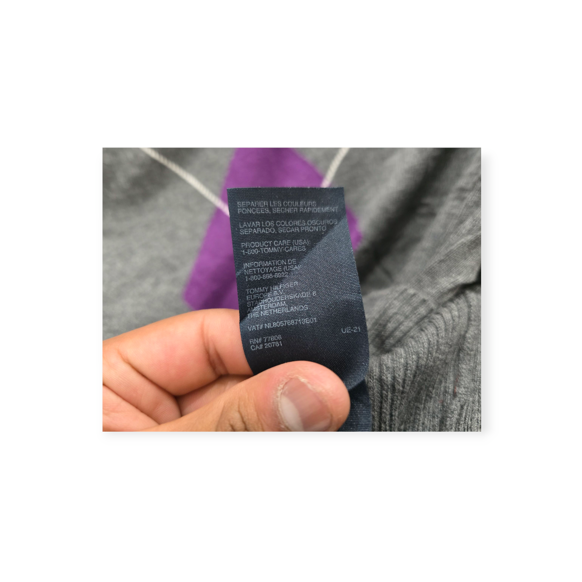 Sueter Tommy Hilfiger Mediana M Gris Con Rombos Morado