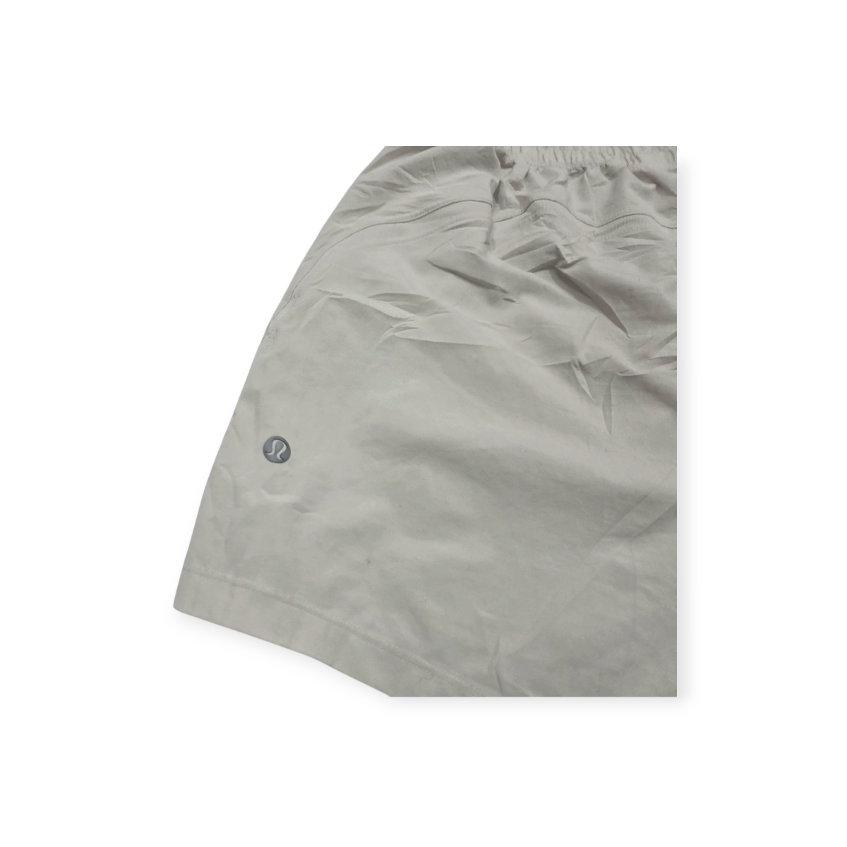 Short Lululemon Talla Chica Color Crema