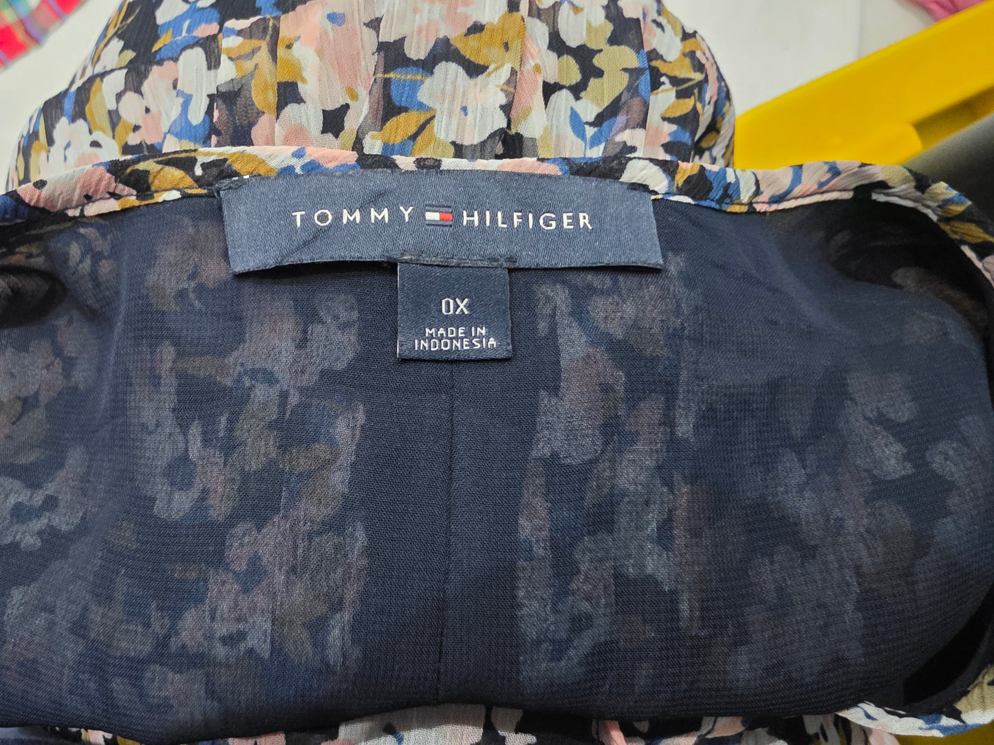 Blusa Floreada Tommy Hilfiger Azul Con Rosa Talla 0x D Mujer