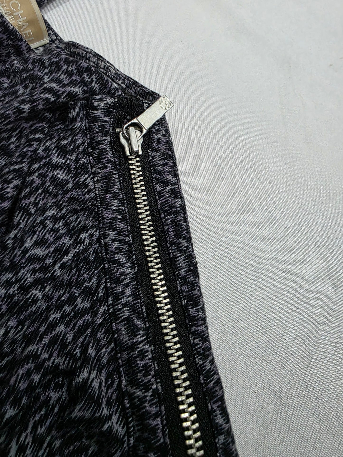 Blusa Michael Kors escote drapeado morada