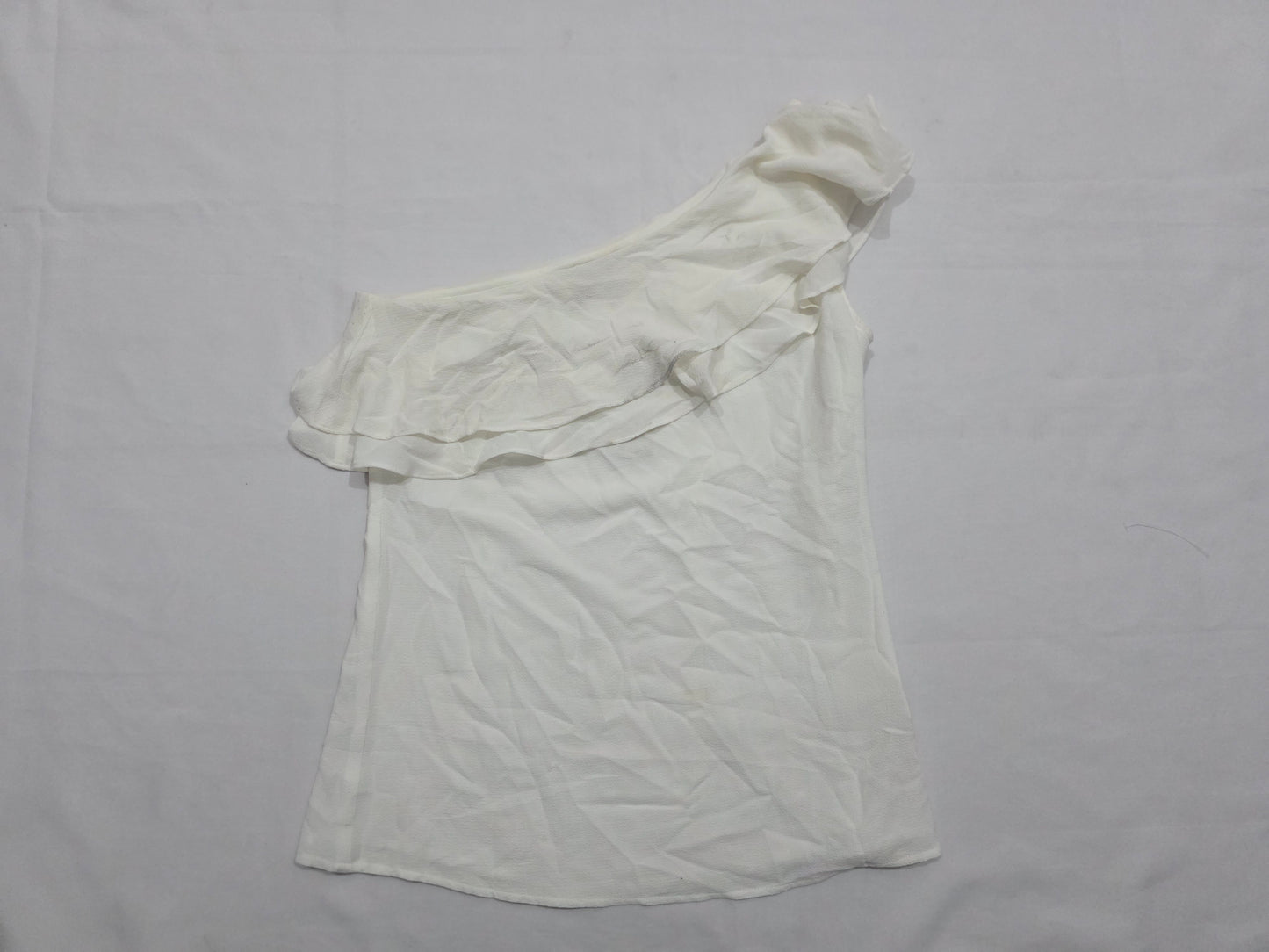 Blusa Michael Kors Blanca Un Hombro con Olan Elegante Mujer