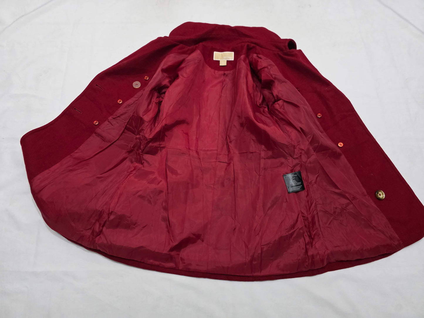 Abrigo Michael Kors de Mukrr color rojo