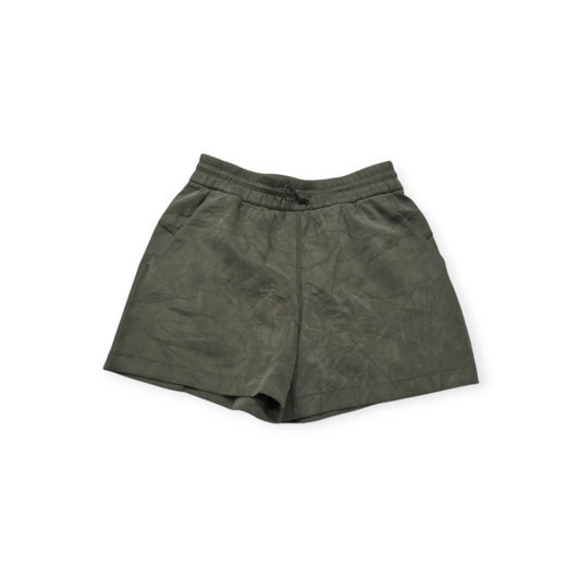 Short Lululemon Mediana M Color Verde Oscuro