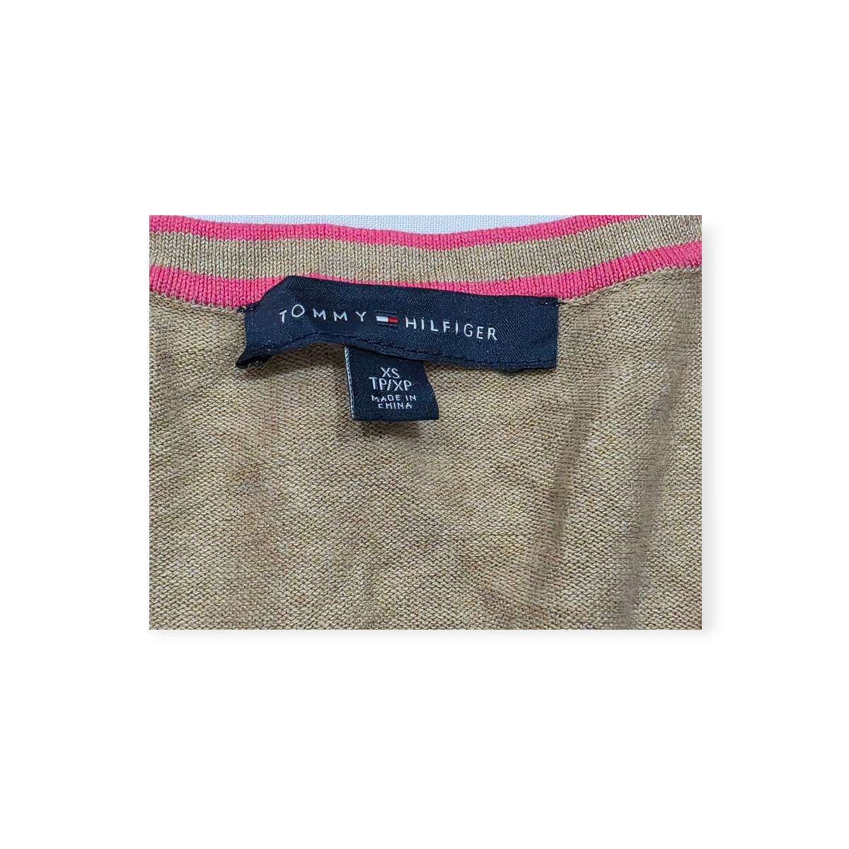 Sueter Tommy Hilfiger Cafe Con Rosa Extra Chico